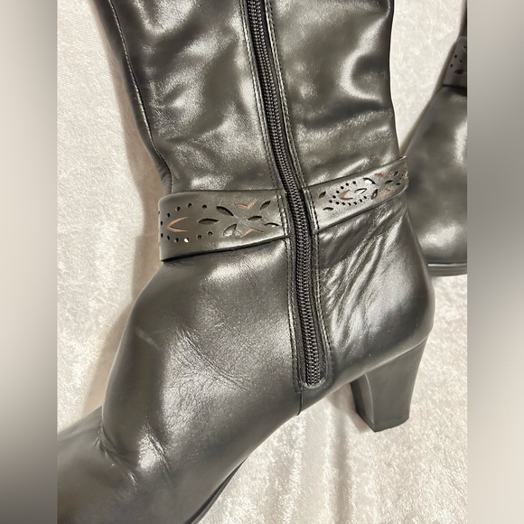 🖤 Umberto Raffini Leather Heeled Zip Boots size 39 🖤 - Picture 2 of 8
